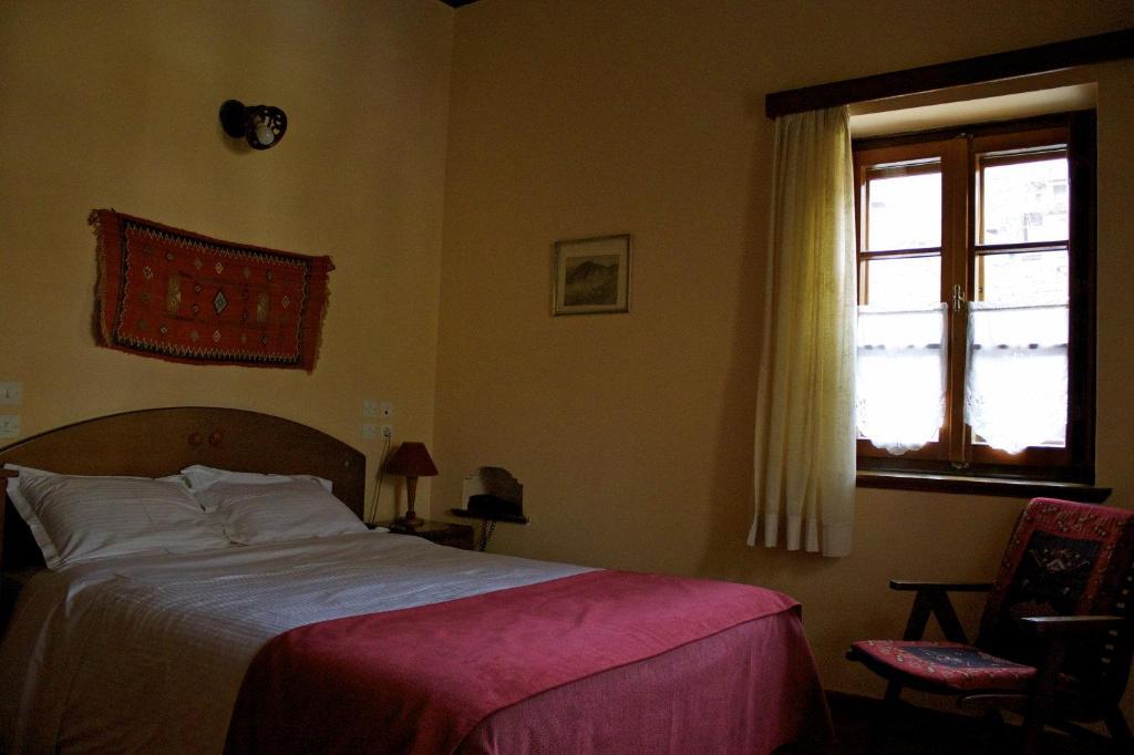 Hotel Galaxias Мецовон Экстерьер фото