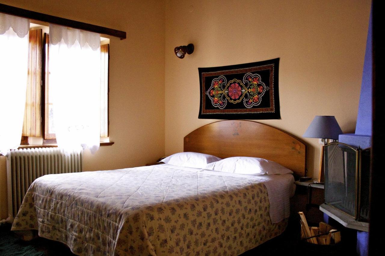 Hotel Galaxias Мецовон Экстерьер фото