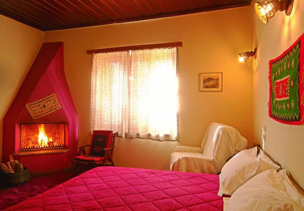 Hotel Galaxias Мецовон Номер фото
